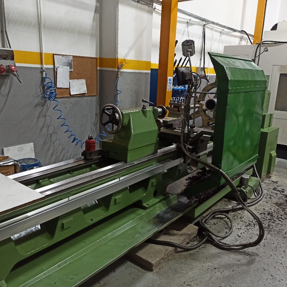 Büyük Üniversal Torna Görseli